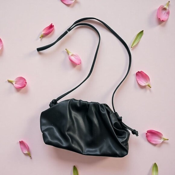 BLACK Ruched Clamshell Structured Crossbody Bag - Picture 1 of 7